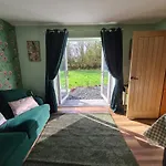 The Stables By Blake View Holidays, Comprising The Nest, The Drey, The Burrow And The Den, 3 Miles From Ennerdale 度假居